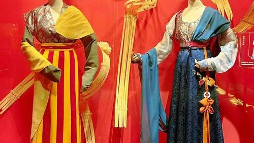 Huaxia Attire Exhibition Series — Fashion · Wu Zetian_Baiduwiki