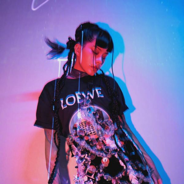 Jing（中国本土の女性歌手、作詞家、作曲家。）_百度百科