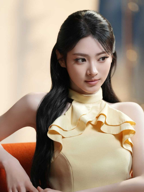 ANNA（Japanese female singer, actress, model, TV presenter, and