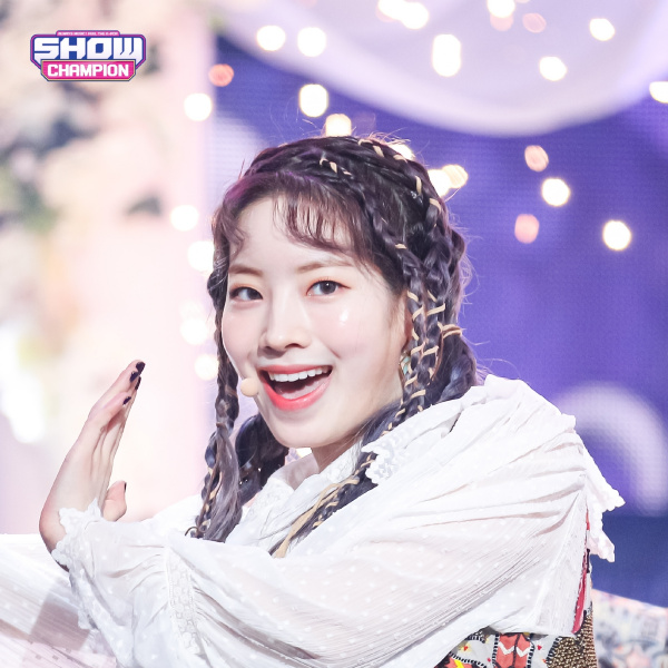 キム・ダヒョン（韓国の女性歌手、TWICEのメンバー。）_百度百科