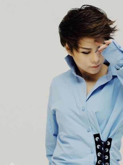 Jana（Chinese pop singer）_Baiduwiki