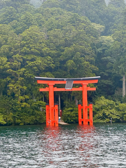 Torii（A structure associated with Japanese Shinto shrines.）_Baiduwiki