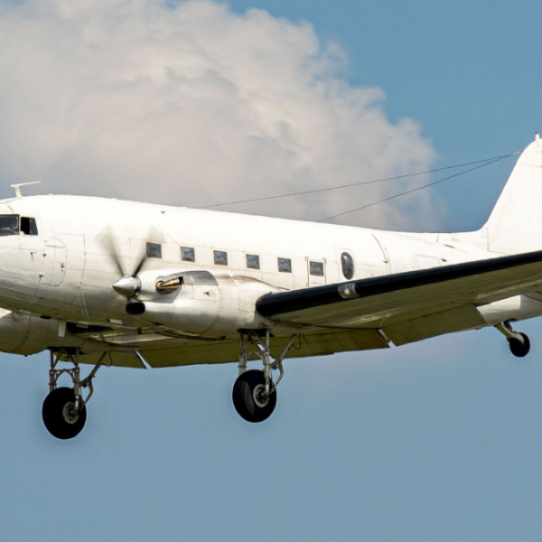 DC-3（アメリカのダグラス社が開発した双発の民間旅客機。）_百度百科