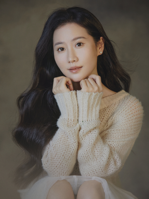 Wan Li（A young female singer from Mainland China, and an Associate ...