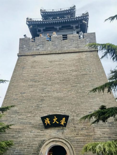 Qinling Mountains（the mountain range that forms the geographical north ...