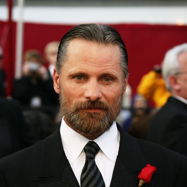 Linger / Mortensen Viggo : ヴィゴ・モーテンセン ヴィゴ・モーテンセン、アラゴルン役 ♥️ : r/LadyBoners