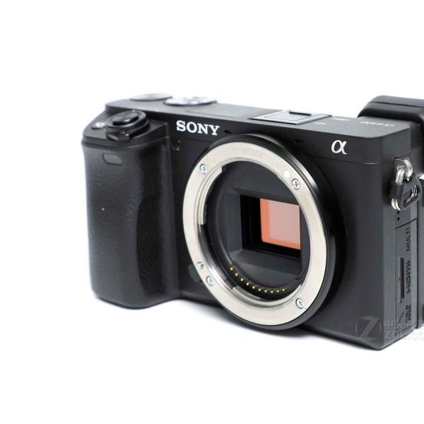 SONY Alpha 6400（ソニーが2019年1月16日に発表したミラーレス一眼