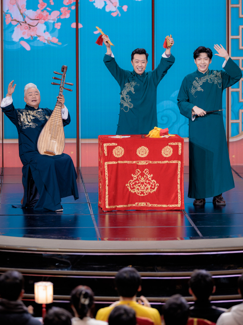Li Han（A Chinese mainland crosstalk and clapper talk male performer ...
