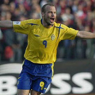 サッカー・スウェーデン代表 ユングベリ（LJUNGBERG） 9番 フレドリック・ユングベリ_百度百科