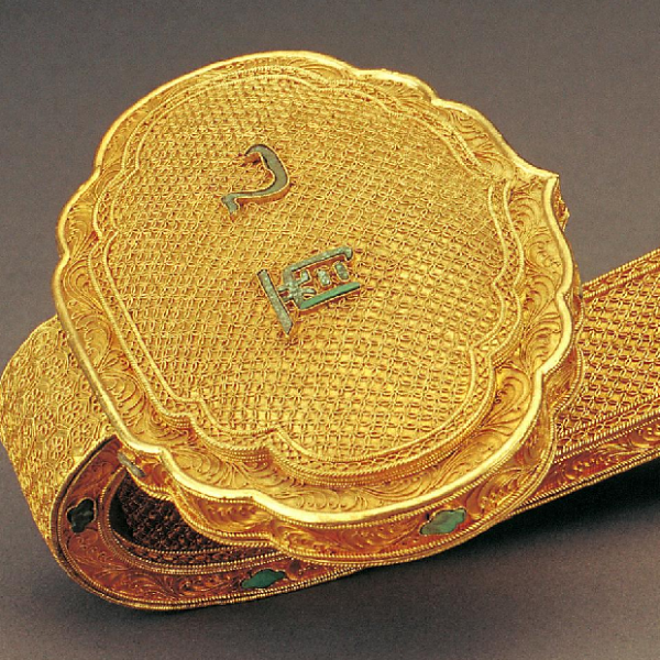 清朝の乾隆帝の時代に作られた、エナメルと金象嵌を施した大きな玉器 清の乾隆帝時代に制作された金80%の累絲細工の万年如意_百度百科