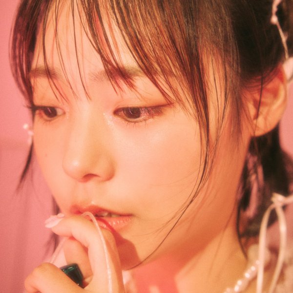 Lee Siyeon（Member of the South Korean girl band QWER and former