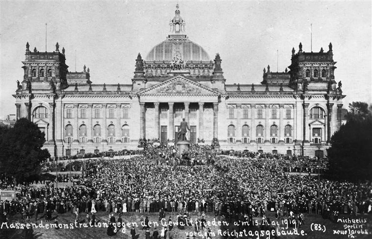 Treaty of Versailles（第一次世界大戦後に戦勝国が敗戦国と結んだ和約
