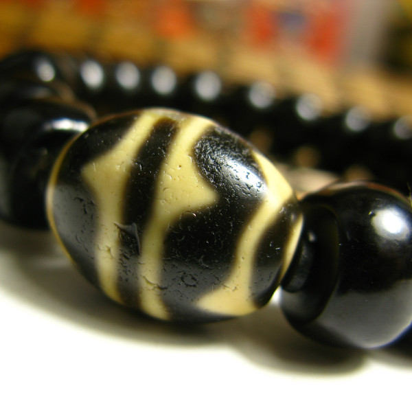 gZi Beads（チベットの天然材料製の製品）_百度百科