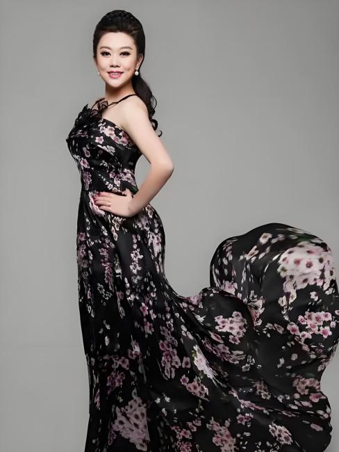 Zhang Lili（Chinese mainland soprano, young singing artist at the China ...