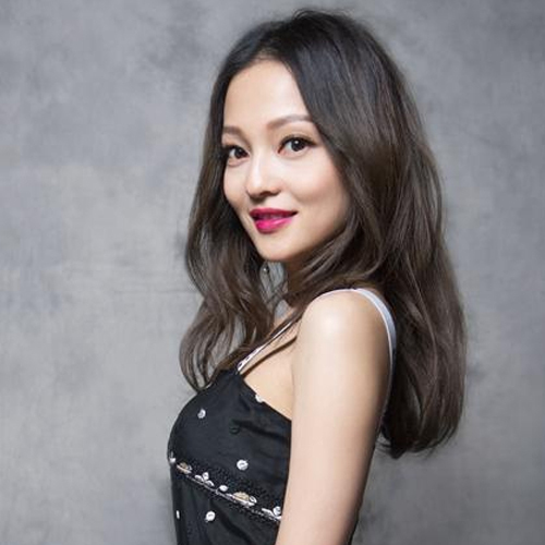 Angela Zhang（中国語ポップスの女性歌手、女優、音楽プロデューサー