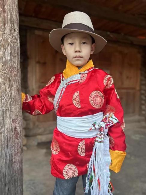 Mosuo Traditional Costume_Baiduwiki