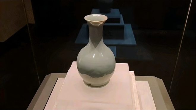 汝窯天藍釉刻花鵝頸瓶_百度百科