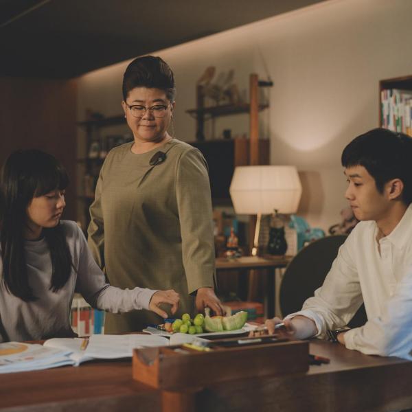 パラサイト（2019年のポン・ジュノ監督による韓国映画）_百度百科