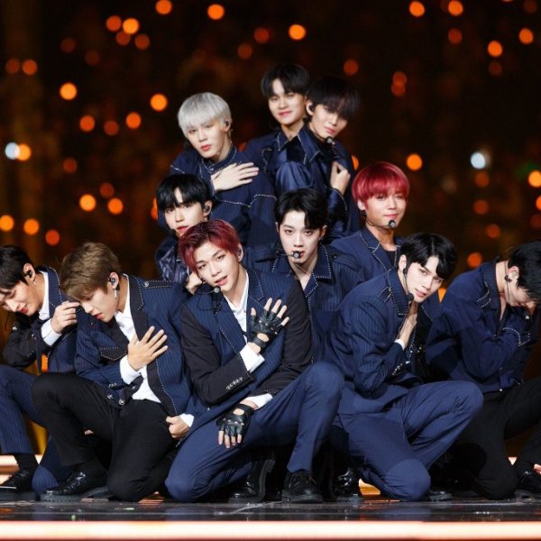 WANNA ONE（Grupo masculino de pop surcoreano de duración limitada