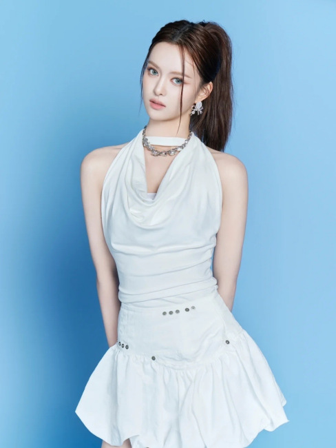 Alyce（American-born Chinese female singer, member of the girl group R.E ...