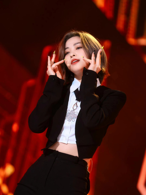 Shin Ryujin（Cantante femenina surcoreana, miembro del grupo femenino de ...