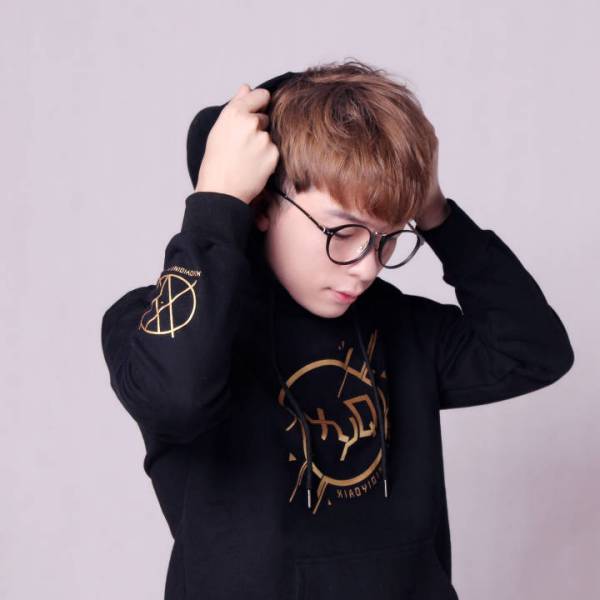 Alex（中国本土の古風男性歌手）_百度百科