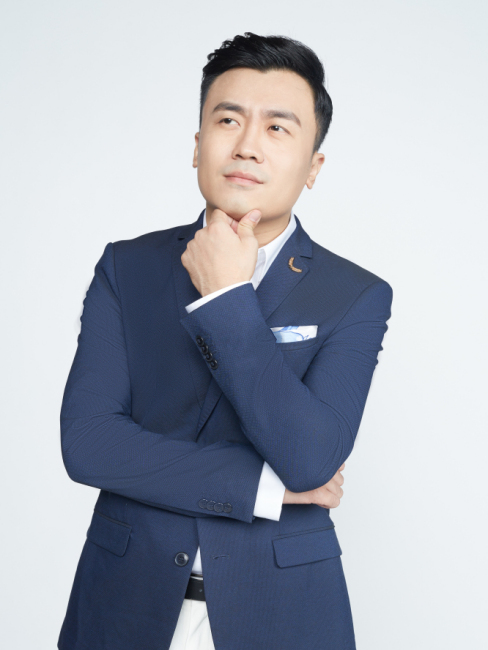 Yan Shi（Founder of Owl Comedy, stand-up comedian, humor expression ...