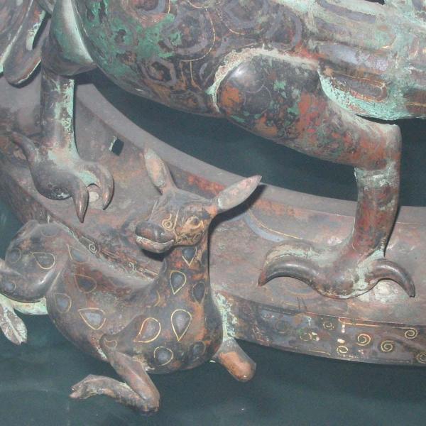 戦国 金銀象嵌四龍四鳳銅方案_百度百科
