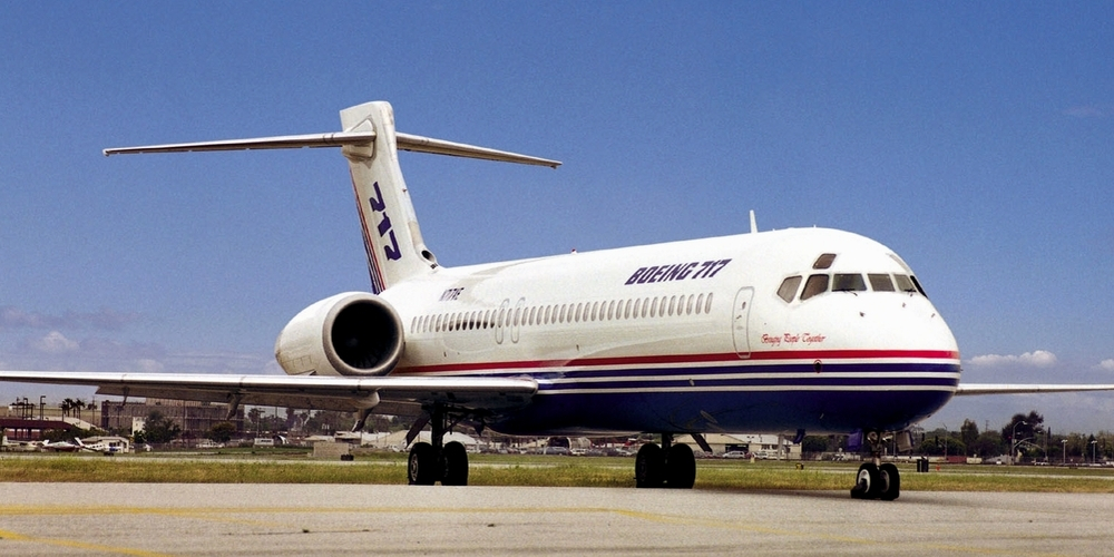Boeing 717（アメリカのボーイング社が開発した双発ナローボディ民間