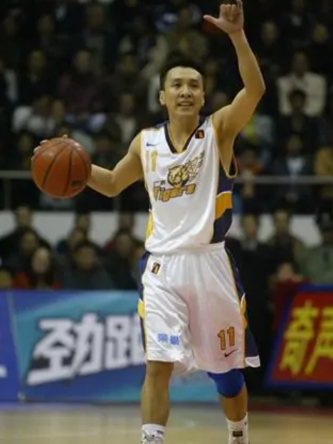 LI QUN（Chinese basketball player）_Baiduwiki