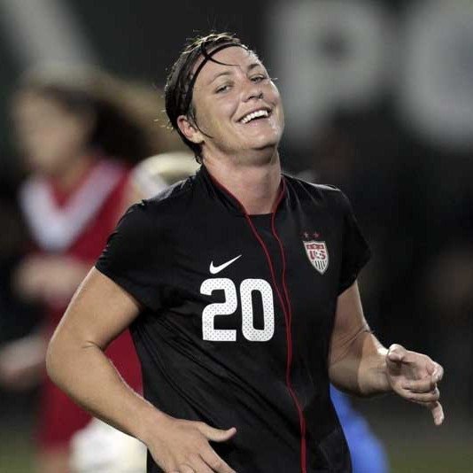 アビー・ワンバック（アメリカの女子サッカー選手）_百度百科