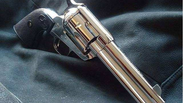 コルトM1873シングルアクションリボルバー_百度百科