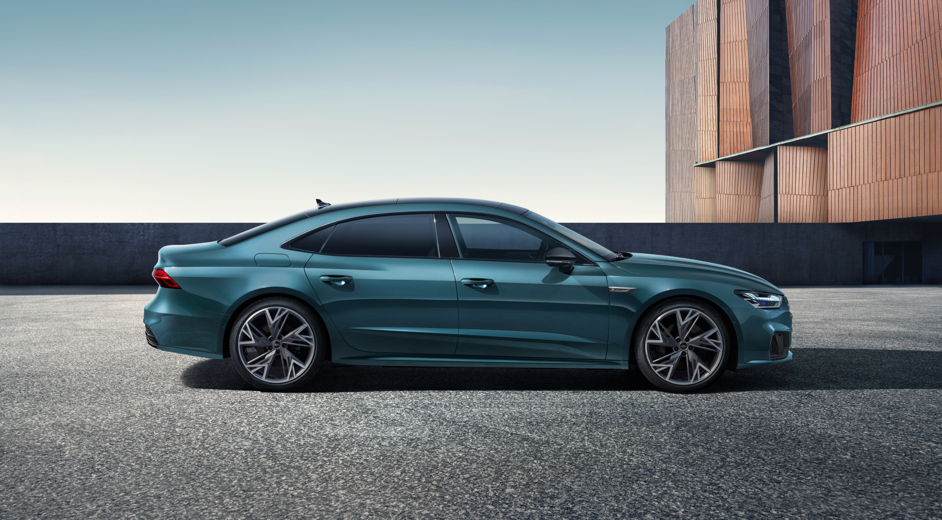 Audi A7L（A mid-to-full-size sedan launched by SAIC Audi.）_Baiduwiki