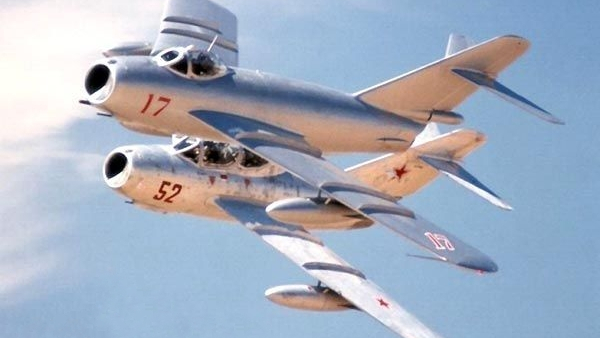 Mikoyan MiG-15（20世紀40年代にソ連が開発した第一世代ジェット戦闘機