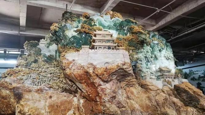 巨大玉彫りの万里の長城_百度百科
