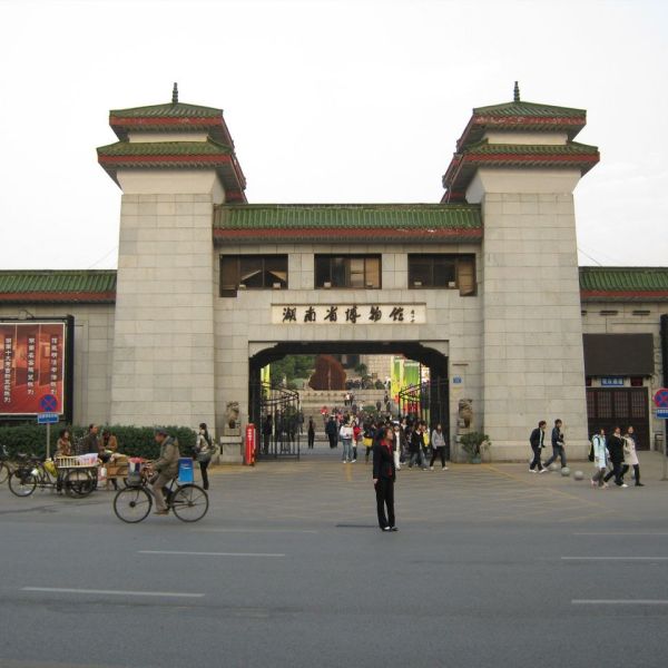 La chute du général chinois Zhang Youxia et les luttes de pouvoir en coulisse