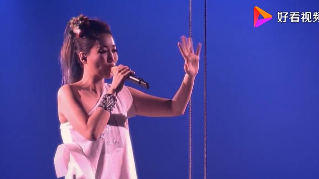 A-Lin（Chinese-language pop female singer, songwriter, and music ...