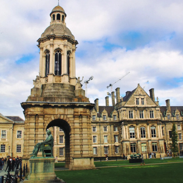 Trinity College Dublin トリニティ カレッジ ダブリン トリニティ・カレッジ・ダブリン_百度百科