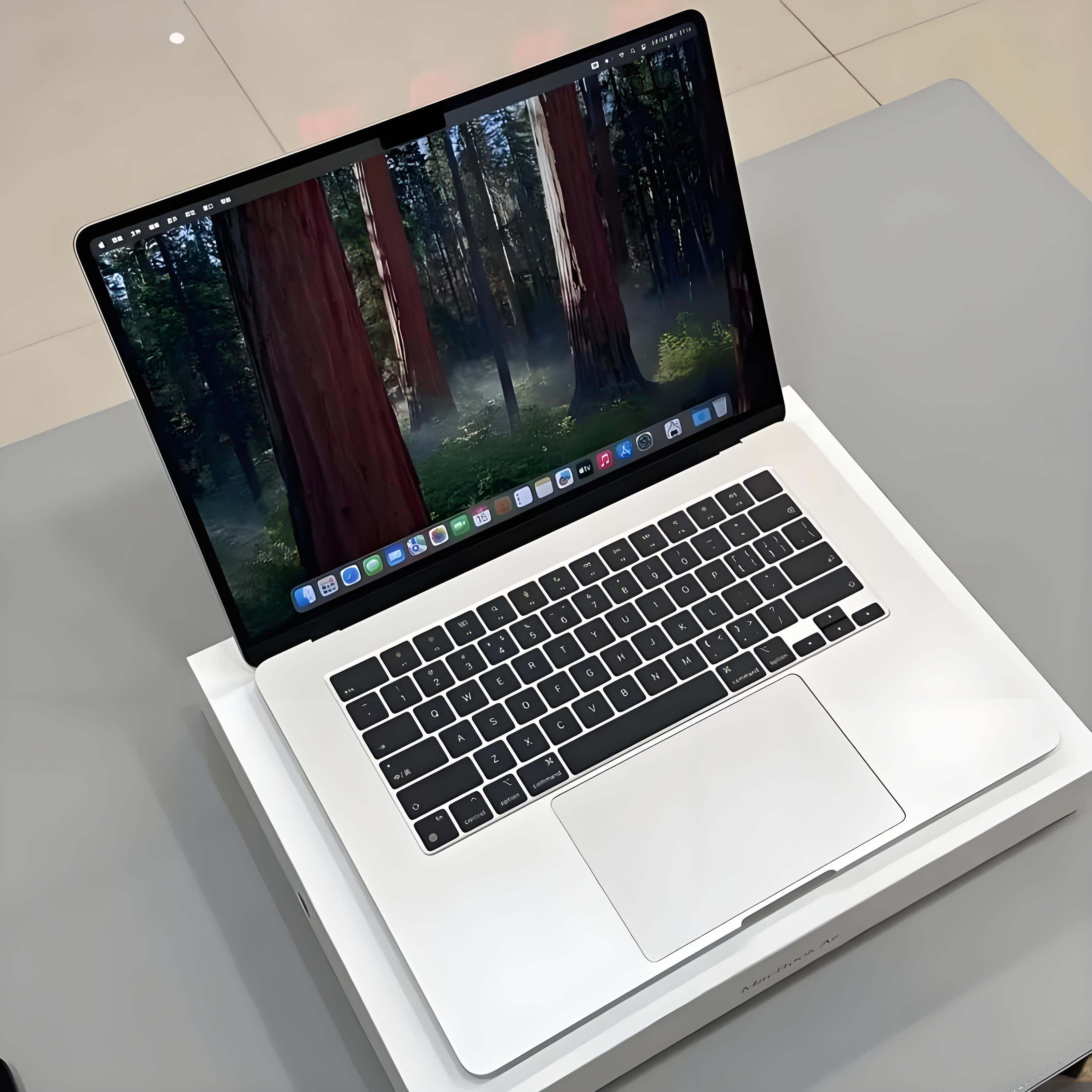 MacBook Air 2025（アップル株式会社が2025年3月5日に発表した製品）_