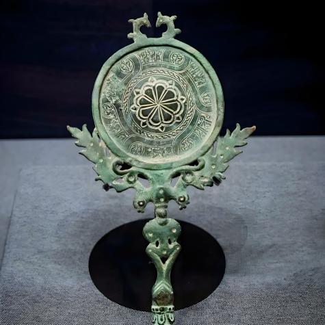 銅鏡（古代中国の生活用具）_百度百科