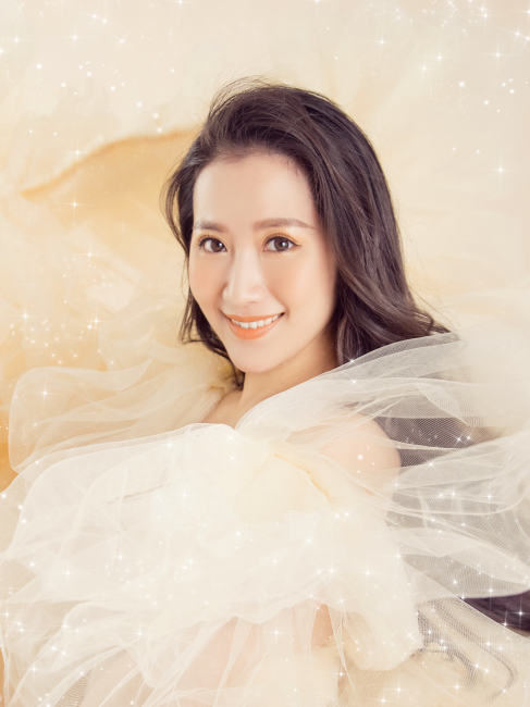 Wan Li（A young female singer from Mainland China, and an Associate ...