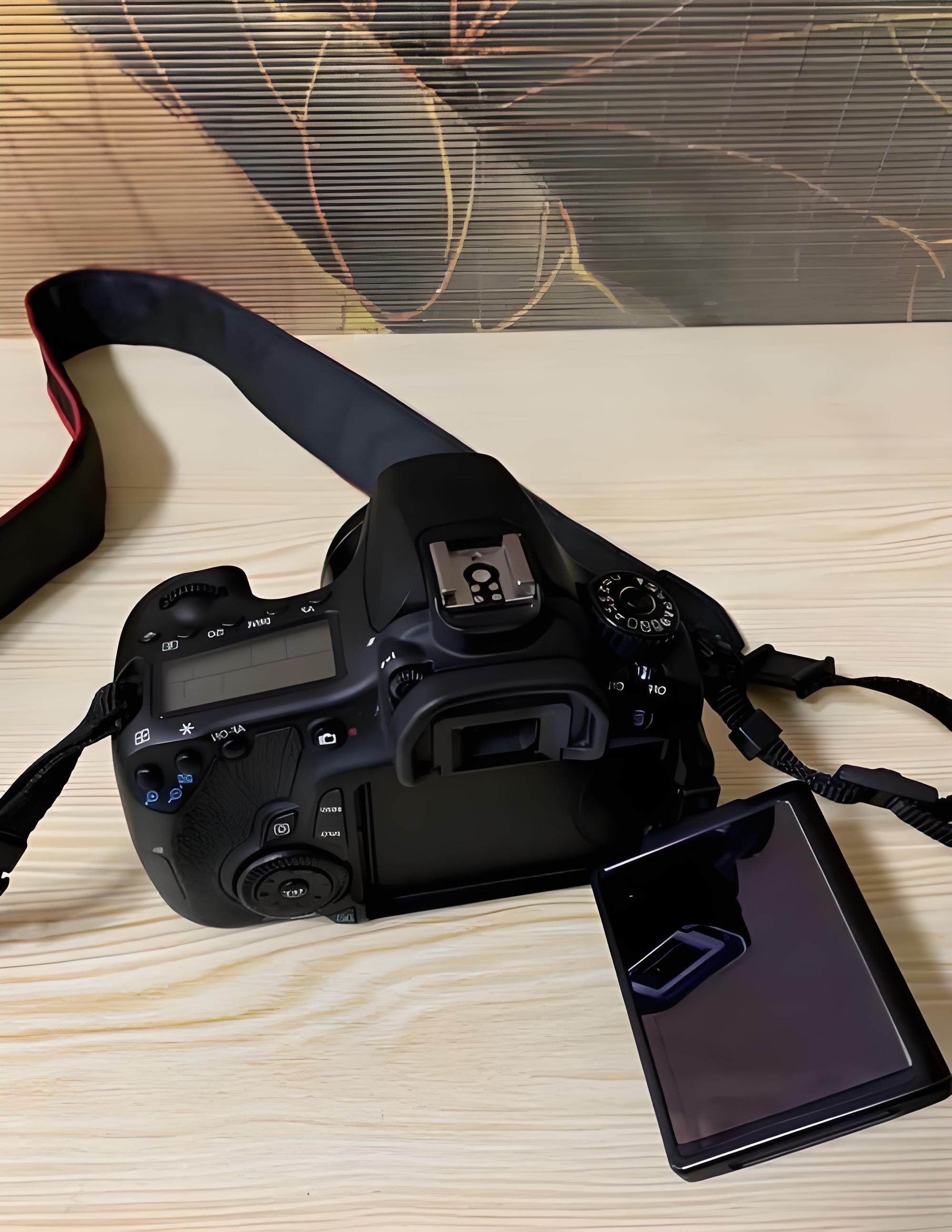 CANON EOS 60D（キヤノン デジタル一眼レフカメラ）_百度百科