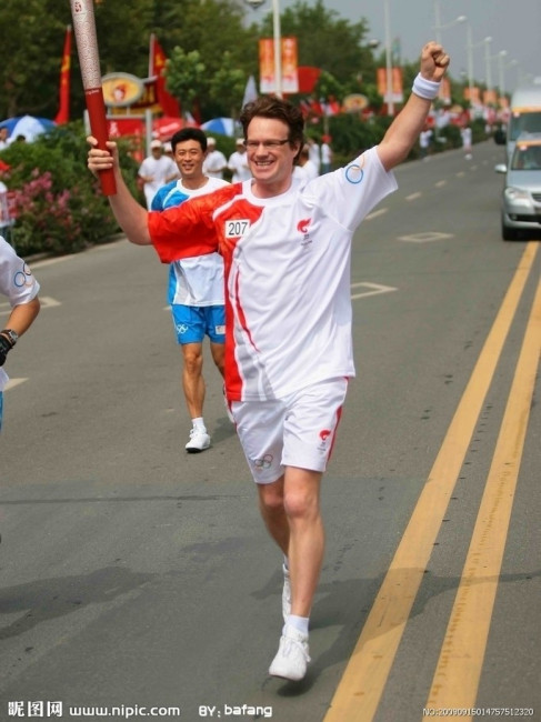 Mark Henry Rowswell（Canadian scholar, host, and cross-talk performer ...