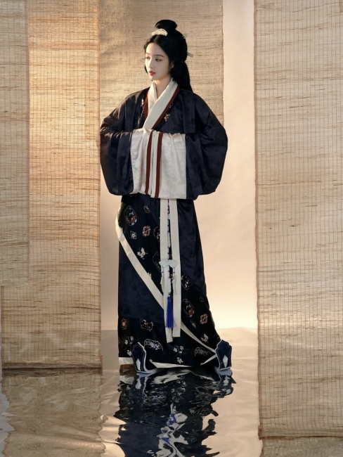 Quju（a style of Hanfu）_Baiduwiki