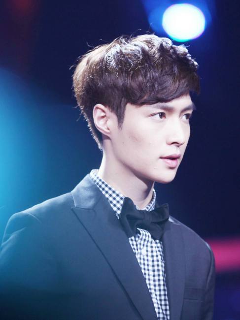 LAY（Mainland Chinese male singer, actor, music producer, and a ...