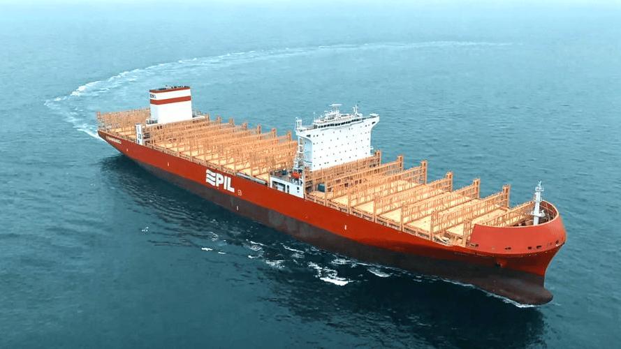 Kota Elan（A 13000TEU LNG dual-fuel container ship built by Hudong ...