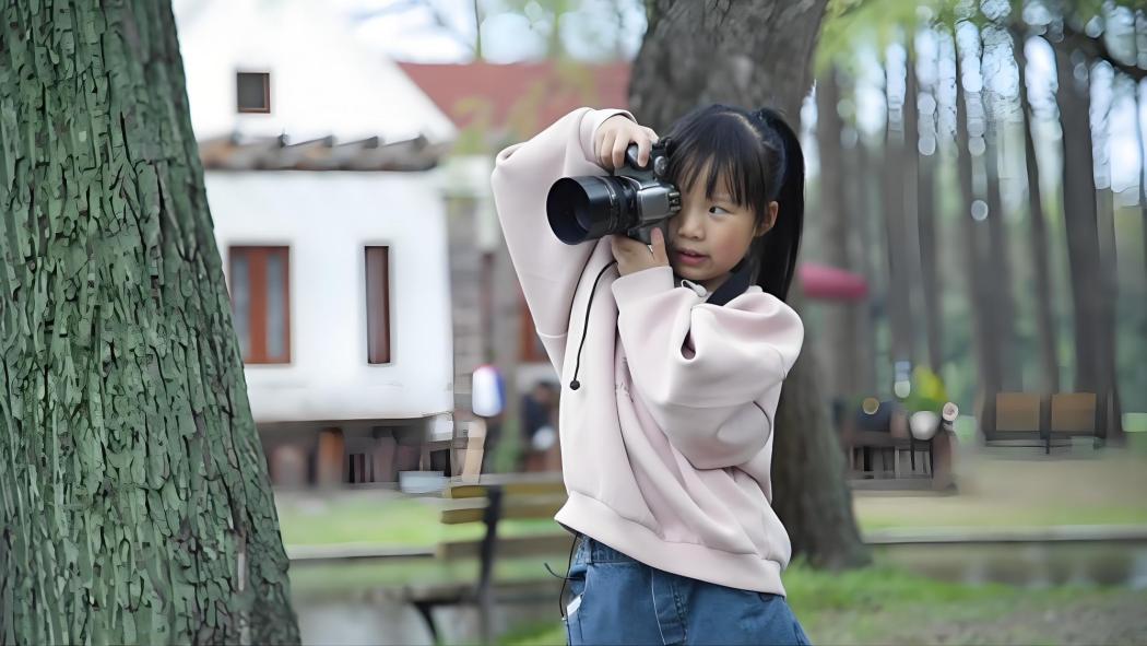 Zou Shengyu（Photography blogger, daughter of photographer Zou Yupeng ...