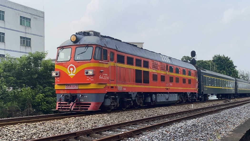 中国鉄道DF4B型ディーゼル機関車_百度百科