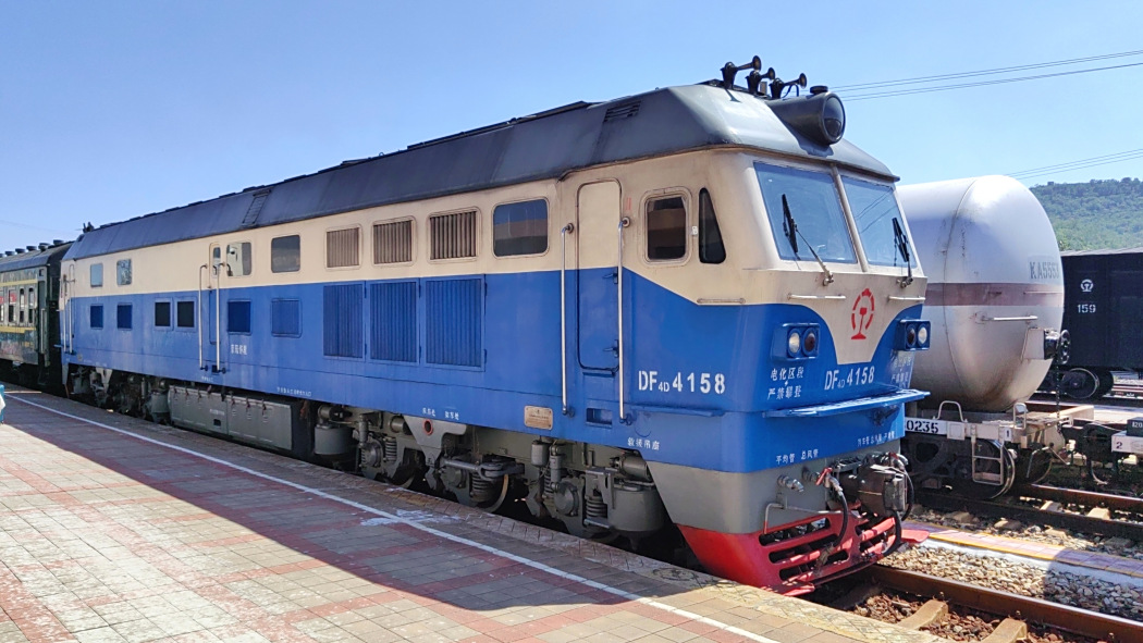 Dongfeng series diesel locomotive（中国鉄道のディーゼル機関車