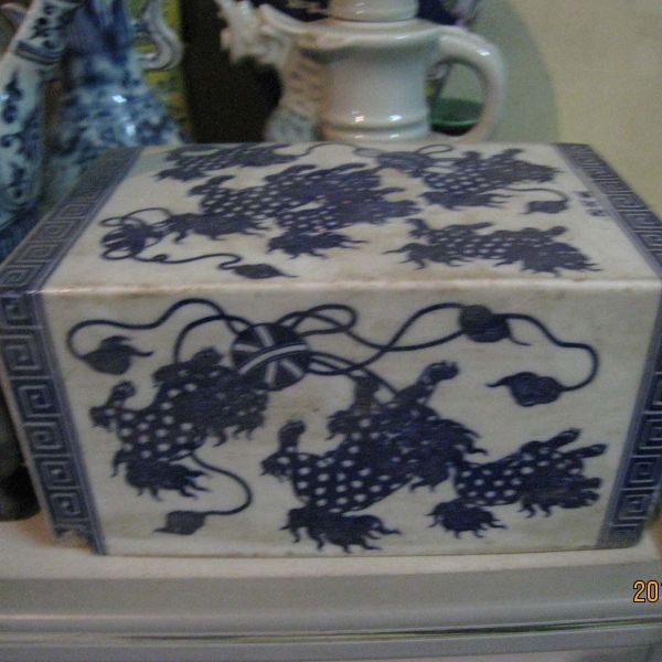中国陶磁器　明万歴　枕 磁器枕_百度百科
